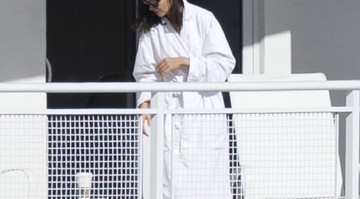 Στο μπαλκόνι με την Katie Holmes [φωτογραφίες]