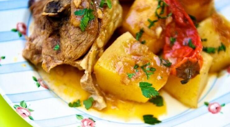 Κατσικάκι με μπίρα και πατάτες