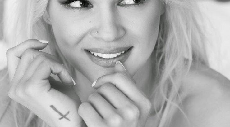 Βίκυ Κάβουρα: Ποζάρει με μικροσκοπικό μαγιό και “γκρεμίζει” το instagram!