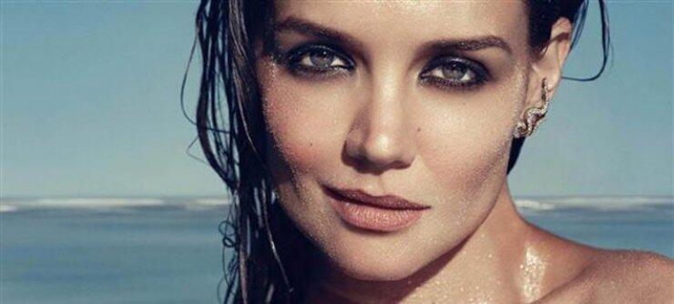 Η Κέιτι Χόλμς κυκλοφορεί χωρίς μακιγιάζ στους δρόμους [εικόνα]