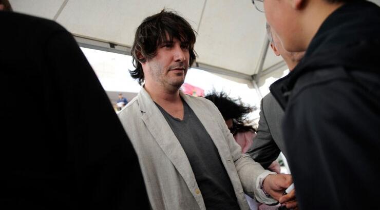 Σχεδόν αγνώριστος ο Keanu Reeves στις Κάννες!