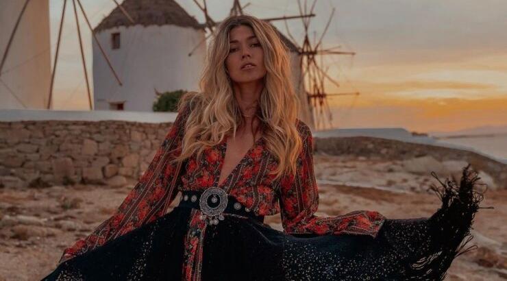 Vassia Kostara: Η εντυπωσιακή εμφάνιση της στο Φεστιβάλ Βενετίας που έγινε viral [εικόνες]