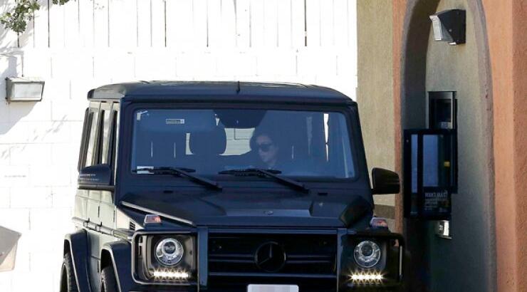 Κι όμως η Kim Kardashian τρώει fast food [εικόνες]