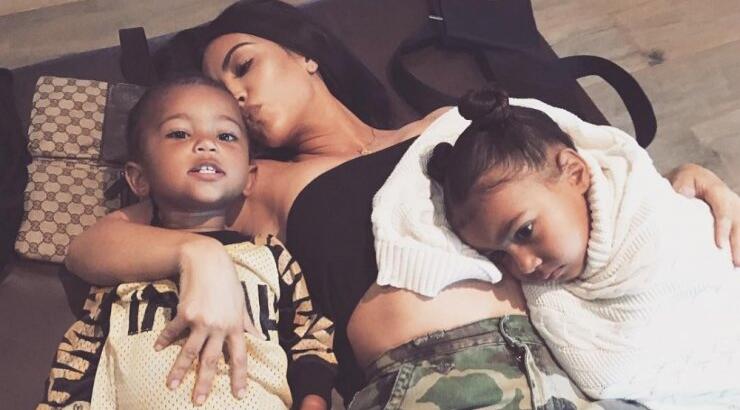 Kim Kardashian: Ανακοίνωσε πως βρέθηκε θετική στον κορωνοϊό μαζί με τα παιδιά της [βίντεο]