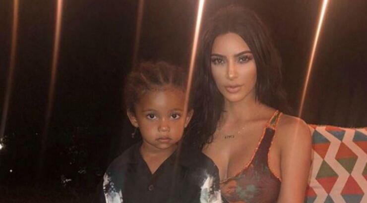 Kim Kardashian: Δείτε τον 3χρονο γιο της Saint αγκαλιά με τον νεογέννητο αδερφό του!