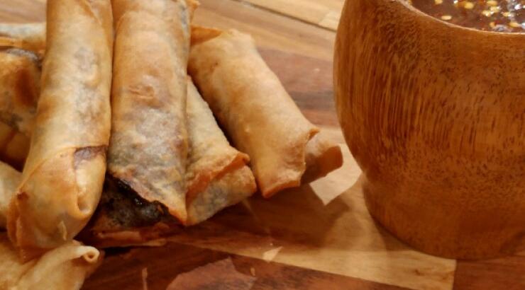 Spring rolls πάπιας με sweet chilli sauce