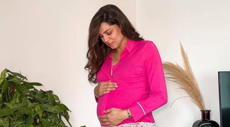 Κλέλια Γιασεμίδου: Η πρώτη εικόνα της νεογέννητης κόρης της στο μαιευτήριο