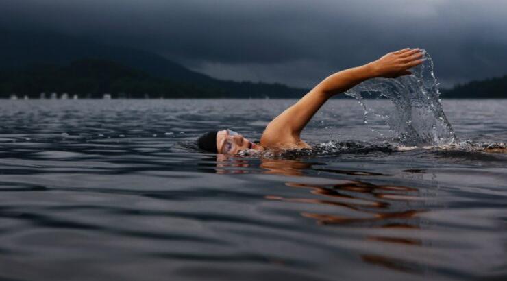 10 σημαντικοί λόγοι για να βάλετε το κολύμπι στη ζωή σας