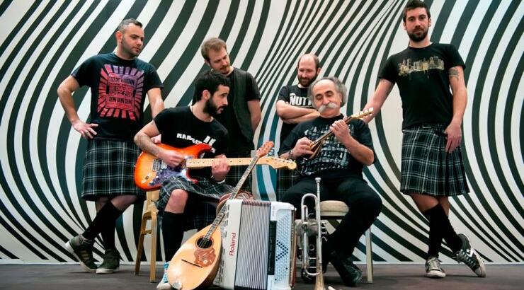 Κoza Μostra: "Έστησαν" τον κόσμο δύο ώρες στο κρύο και τη βροχή