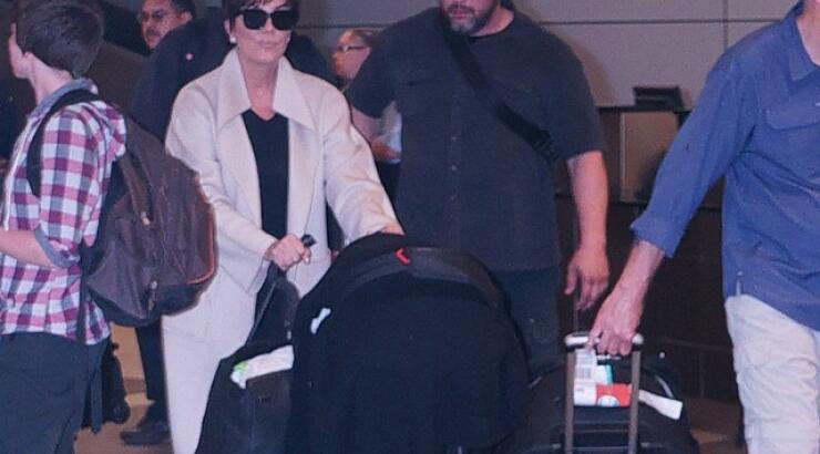 Επιστροφή για τους Kardashian μετά το γάμο [εικόνες]