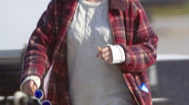 Διάσημη σταρ του Hollywood έβαψε τα μαλλιά της κόκκινα [εικόνες]