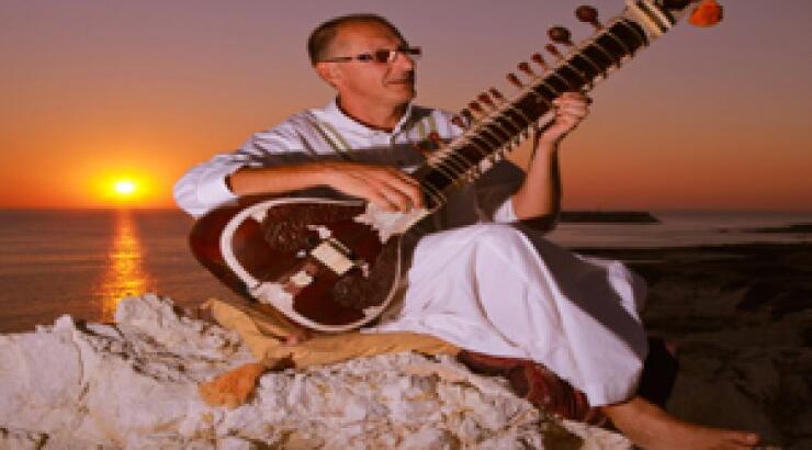 O Kyp Paraskeva στο «Guru Beach n’ Joy»