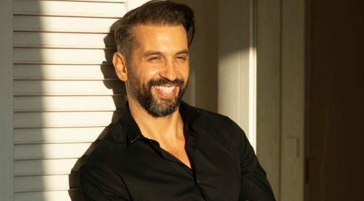 Ο Yiannis Michael επιστρέφει με τα Facebook Live Sessions "Re-Paint Your Life"