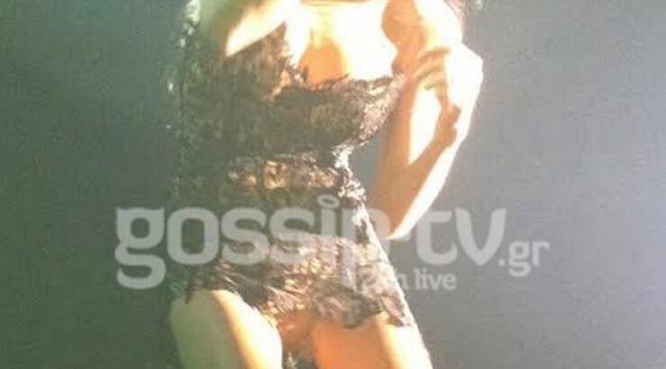 Η Πάολα στην πίστα χωρίς εσώρουχο