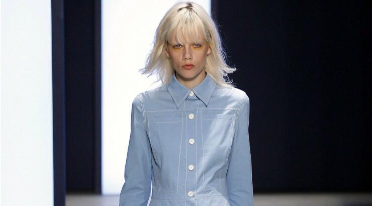 Τα πιο γλυκά casual φθινοπωρινά σύνολα, έχουν γαλάζιο χρώμα