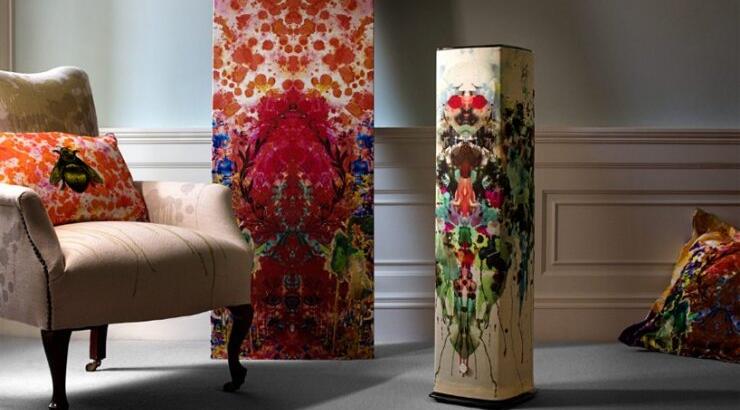 Ντύσε τα μεγάφωνα!