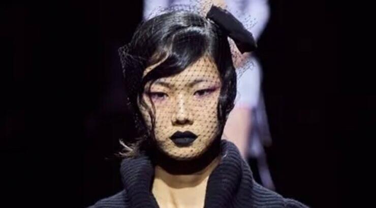 Dark lips: Η τάση που θα "φορεθεί" στα χείλη