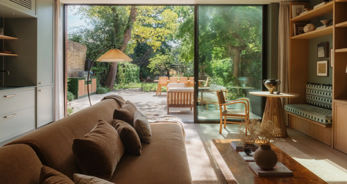 Μια βικτωριανή μεζονέτα στο Λονδίνο, εκσυγχρονισμένη με ζεστασιά και υφή