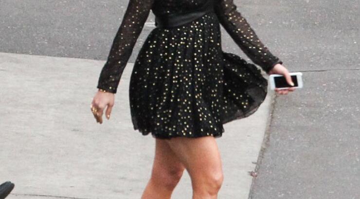 Jennifer Lopez: Συνεχίζει τις εμφανίσεις με τα ατελείωτα πόδια της [εικόνες]