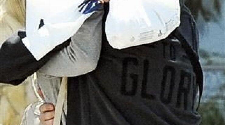 Λούκας Γιώρκας - Έλενα Ράπτη: Συνεχίζουν τον μεγάλο τους έρωτα με φιλιά στα χείλη [εικόνες]