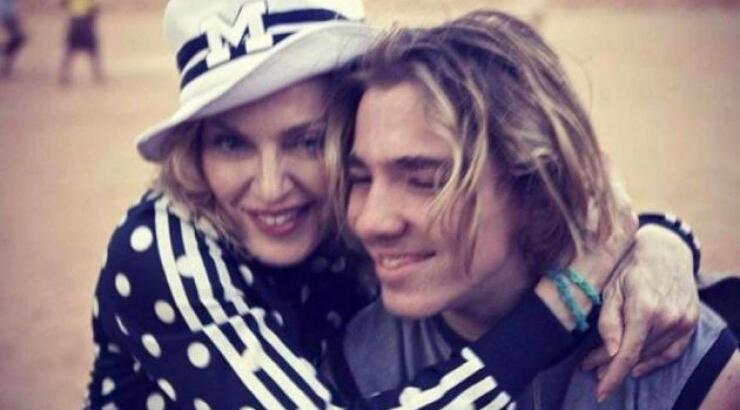 Η Madonna κατέρρευσε στη σκηνή: Η τρυφερή αφιέρωση στον γιο της, Rocco