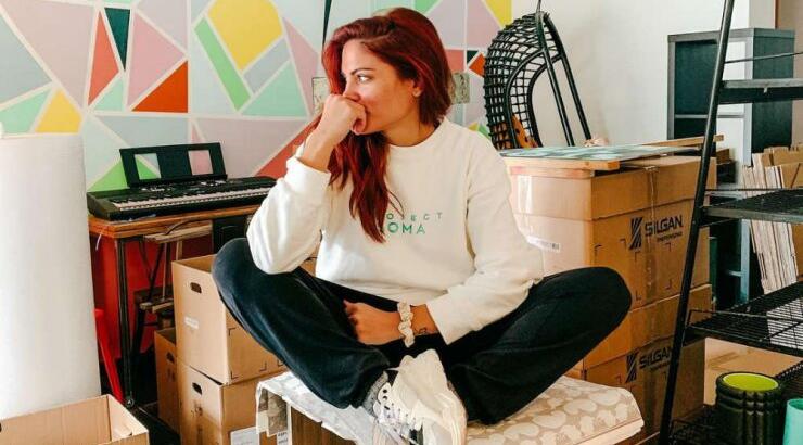 Η Μαίρη Συνατσάκη μετακόμισε και μας έβαλε στο νέο της σπίτι! [βίντεο]