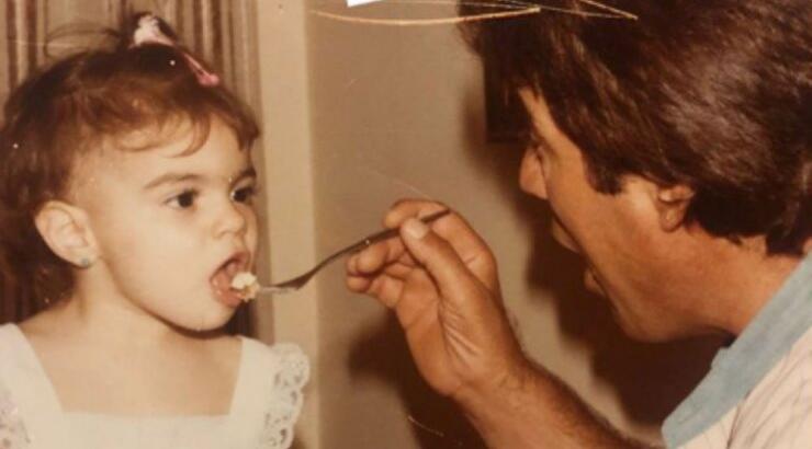 Ποια Κύπρια παρουσιάστρια είναι το κοριτσάκι στη φωτογραφία;