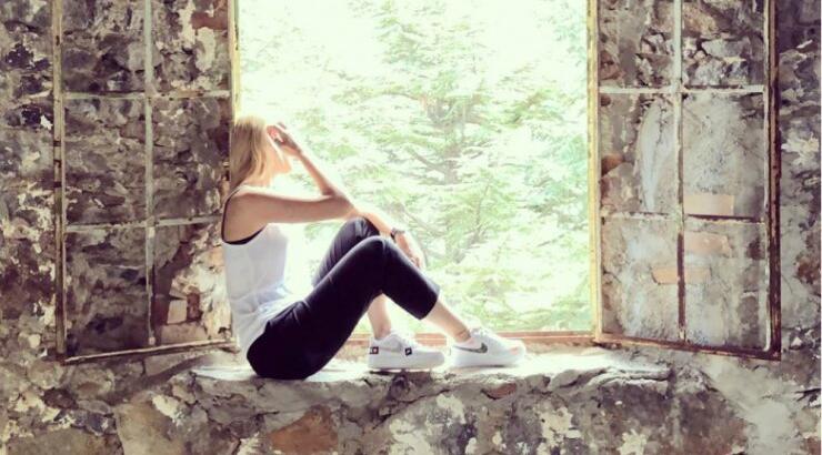 Κύπρια παρουσιάστρια έβαψε μόνη τα μαλλιά της και μας έδειξε το αποτέλεσμα