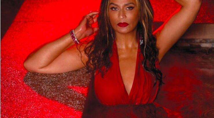 Θα μείνετε με το "στόμα ανοιχτό" με το κορμί της 61χρονης μητέρας της Beyonce!