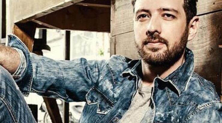 Mάνος Παπαγιάννης: Τι απάντά στα αρνητικά δημοσιεύματα για τη σύζυγό του