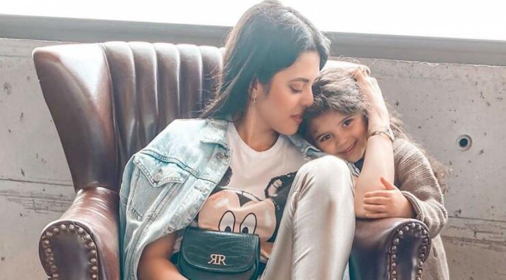 Μαρκέλλα Μαρίνα Κωνσταντίνου: Ποζάρει με matchy – matchy φόρεμα με την κορούλα της!