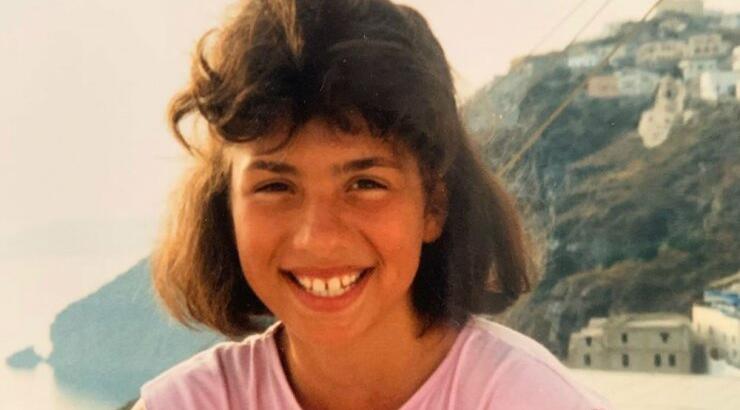 Δεν πάει το μυαλό σας ποια Ελληνίδα παρουσιάστρια είναι το χαριτωμένο κοριτσάκι στην εικόνα!