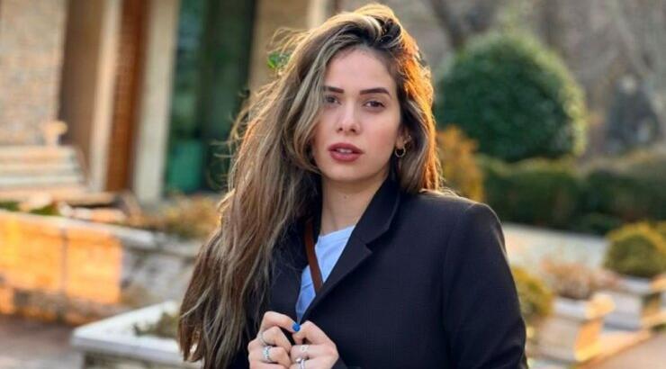 Μαρία Κορτζιά: Φόρεσε κόκκινο bodycon φόρεμα και μας έδειξε τη φουσκωμένη της κοιλίτσα! 