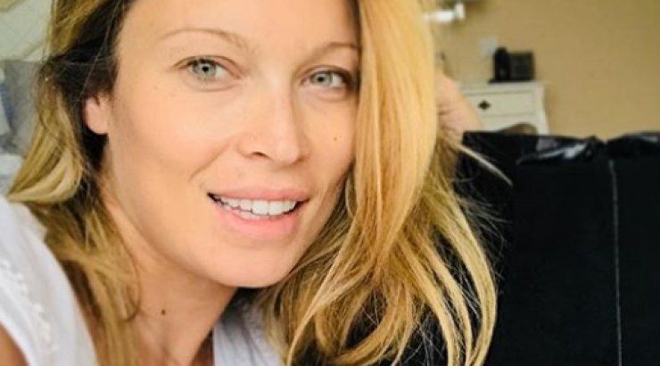 Πάθαμε πλάκα με το σώμα της! Δείτε τη Μαριέττα Χρουσαλά με hot shorts ένα μήνα μετά τη γέννηση του γιου της!