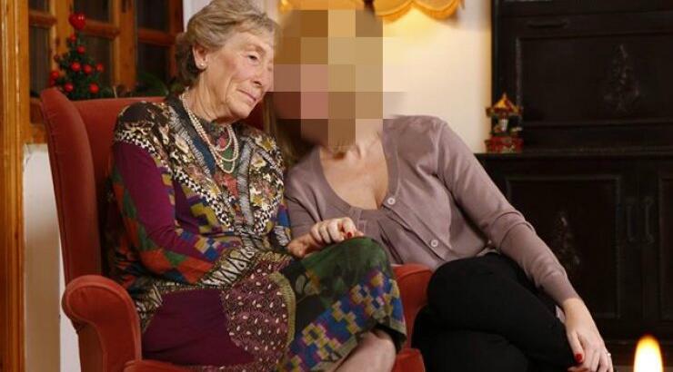 Πώς γιόρτασε Κύπρια ηθοποιός τα γενέθλια της μητέρας της [εικόνες]