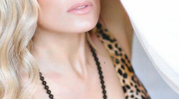 Όταν η Ελεονώρα Μελέτη ξεσάλωνε topless στο twitter της!