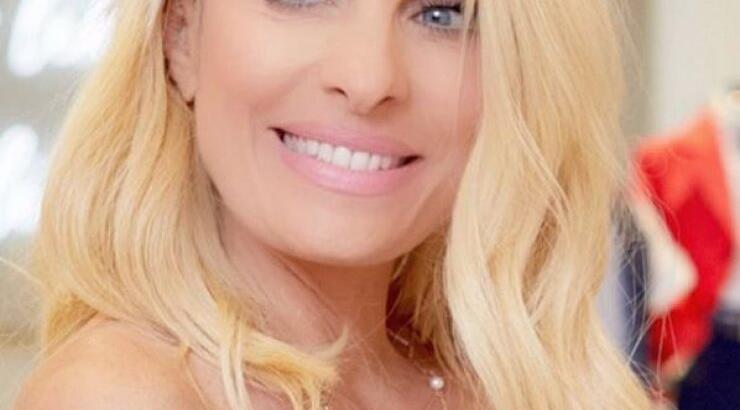 Ελένη Μενεγάκη: Έβγαλε τα extensions και είδαμε τα πραγματικά της μαλλιά!