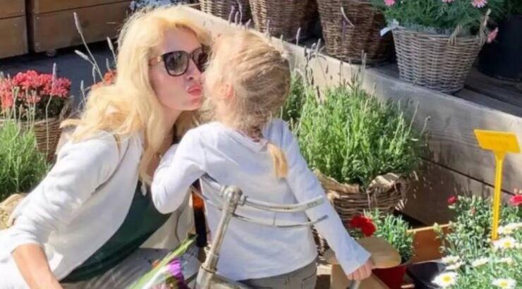 Ελένη Μενεγάκη: Δεν πάει το μυαλό σου τι ζήτησε η Μαρινούλα της από τον Άγιο Βασίλη 