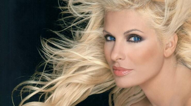 Το μήνυμα της Ελένης Μενεγάκη για τη γιορτή της