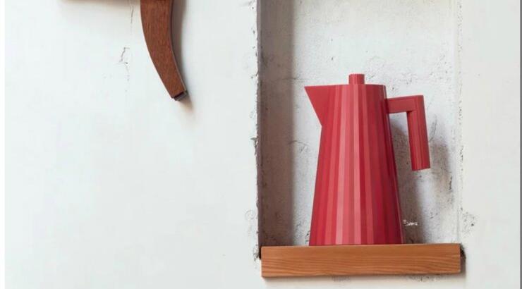 Μια πλισέ τσαγιέρα για λογαριασμό της Alessi