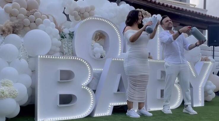 Μιχαέλα Θεοδώρου – Λευτέρης Λειβαδιώτης: Το εντυπωσιακό gender reveal [βίντεο]