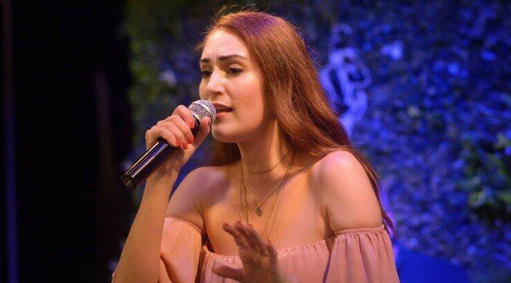 Μικαέλλα Χατζηεφραίμ: Ποζάρει με φουσκωμένη κοιλίτσα λίγο πριν γίνει μαμά για δεύτερη φορά