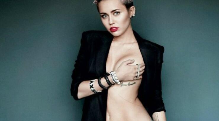 Η Μάιλι Σάιρους στην κορυφή της λίστας Hot100 του Maxim!