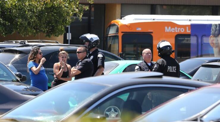 Για ποιο λόγο κάλεσε την αστυνομία η Mila Kunis; [εικόνες]