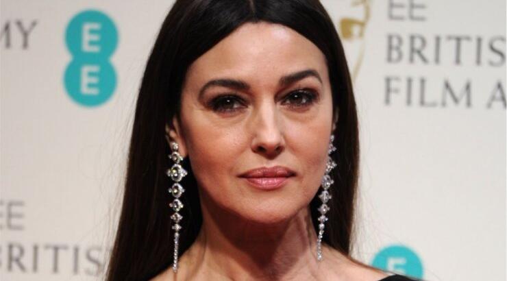 Monica Bellucci: Κάνει διακοπές στην Ελλάδα μαζί με την κόρη της [εικόνες]