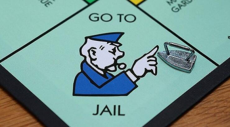 "Άνοιξαν" τις φυλακές στη Μονόπολη!