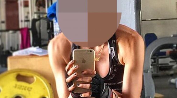 Γοητευτική Κύπρια λιώνει στο γυμναστήριο