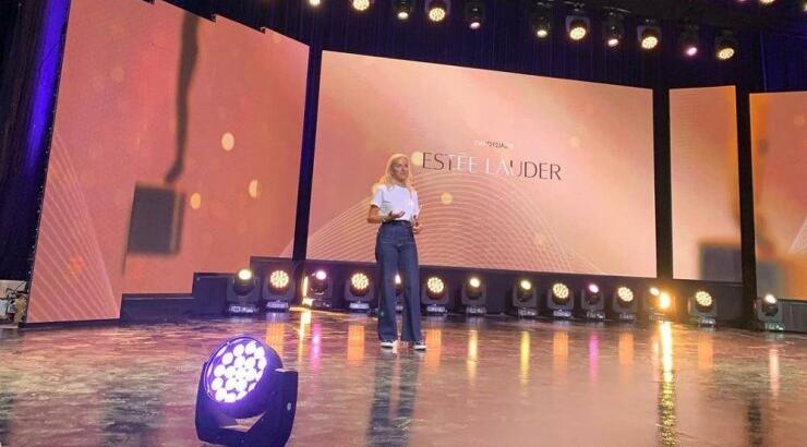 Μαρία Μπεκατώρου: Η βόλτα της στο κέντρο της Λευκωσίας λίγο πριν την παρουσίαση των Madame Figaro Awards