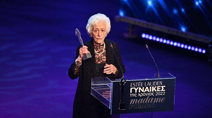 Η Δέσποινα Μπεμπεδέλη προκάλεσε ρίγη συγκίνησης ανεβαίνοντας στη σκηνή των MFAwards [βίντεο]