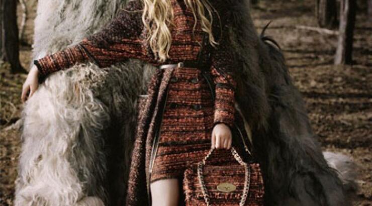 Ποιες πλέκουν τα πουλόβερ του οίκου Mulberry; Δες το βίντεο!